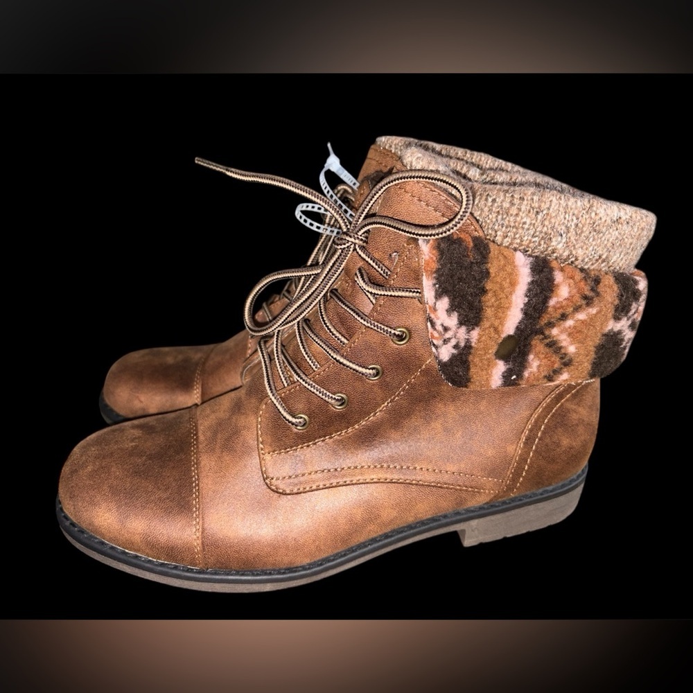 Cliffs by White Mountain Duena Combat Boots Brown Women’s Hiking Boots size 10